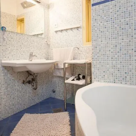 Apartment Maja - 50 M From Makarska