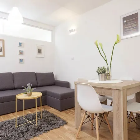 Maja - 50 M From Apartment