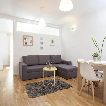 Apartment Maja - 50 M From Makarska