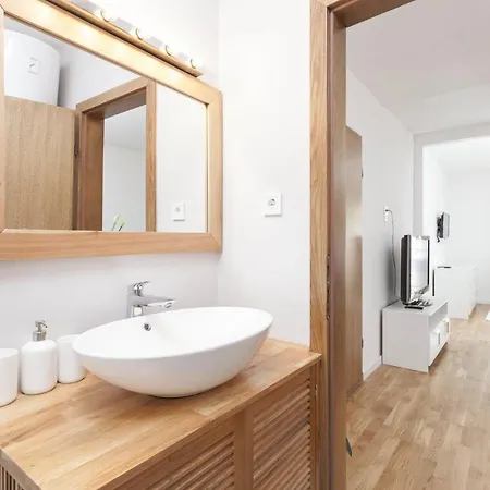 Maja - 50 M From Apartment